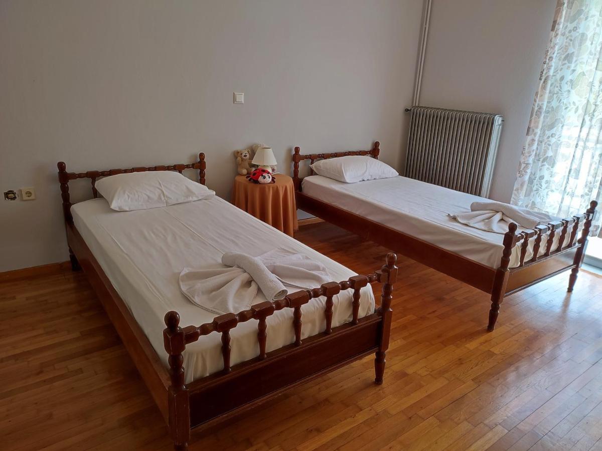 Thea Court Clio & Erato Apartments PalaiónTsiflíkion Eksteriør billede
